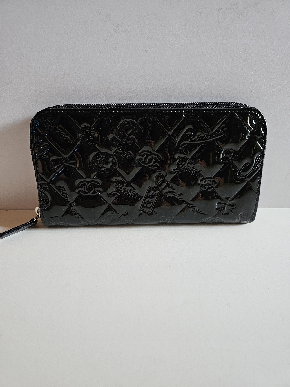 Auth Black black patent leather lucky charm large zippy wallet